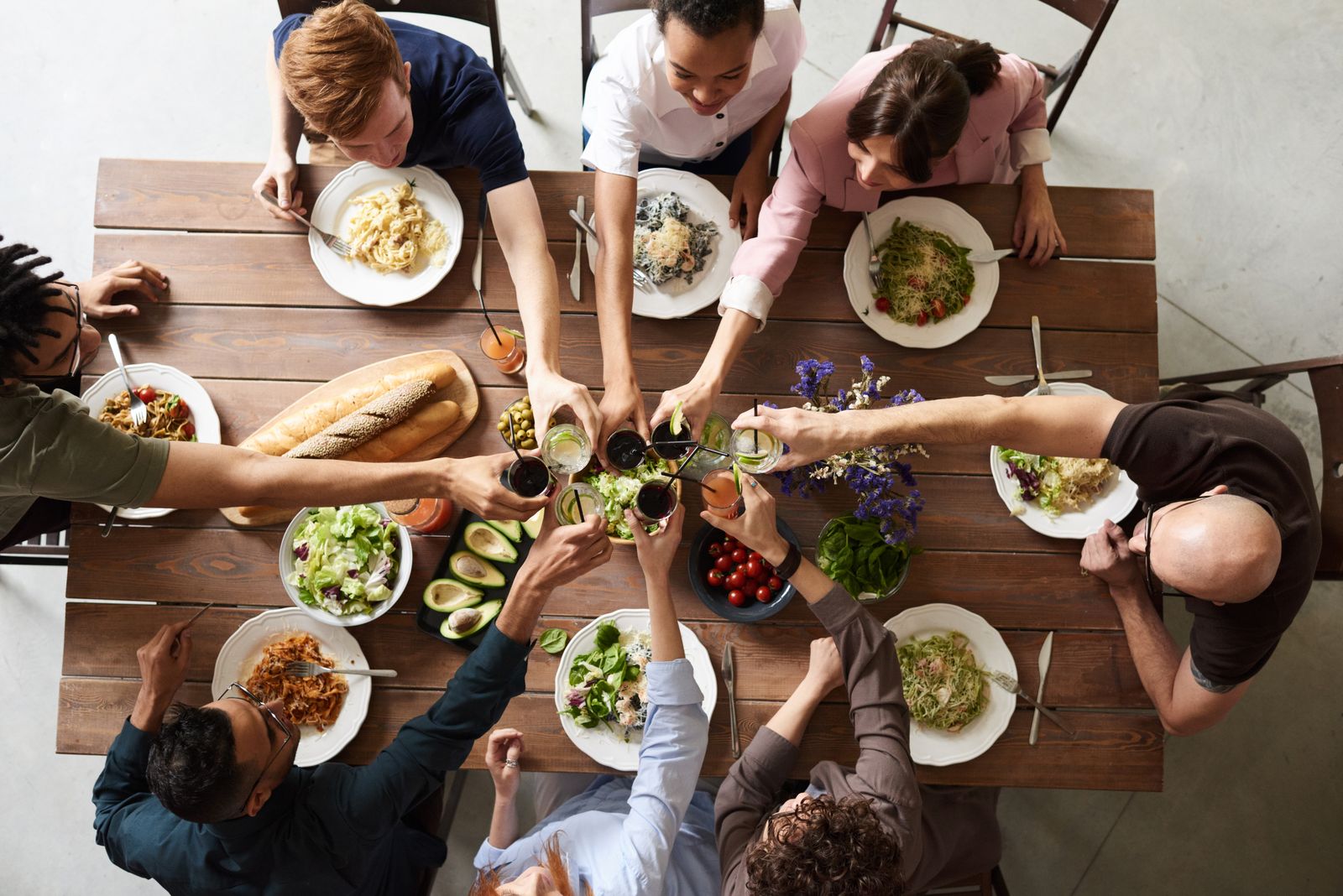 Brindis en una comida de negocios